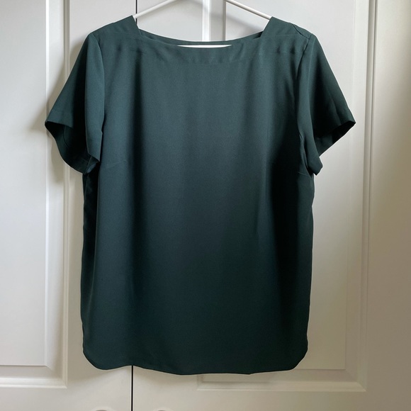 Elegant Ann Taylor Top - Picture 1 of 2